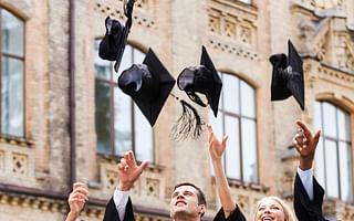 Which is more beneficial, a federal or a private student loan?